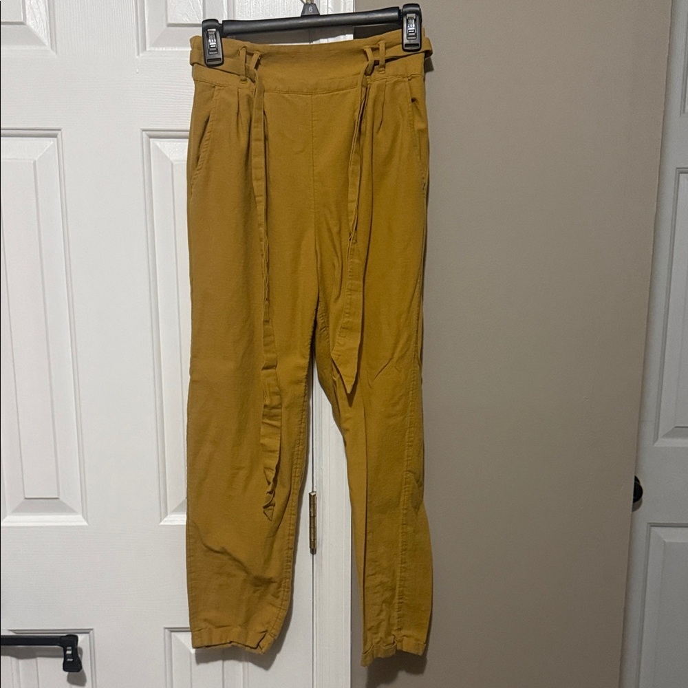 🌻 American Eagle Linen Blend Paperbag Waist Pants – Mustard Yellow (XS)